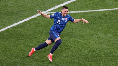 Πολωνία – Σλοβακία: Απίστευτο «σόλο» από Μακ για το 1-0 της Σλοβακίας (video)