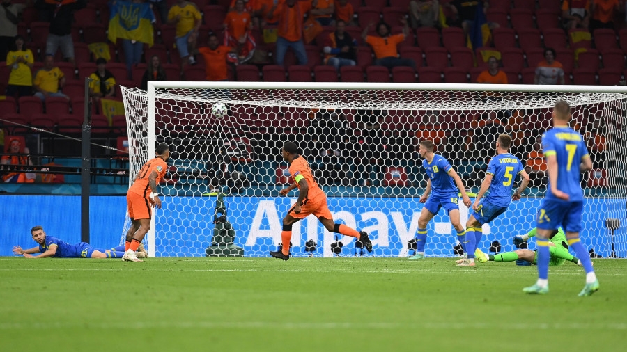 Ολλανδία – Ουκρανία: «Έλυσε» τον «γόρδιο δεσμό» ο Βαϊνάλντουμ (video)