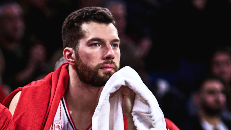 Ο Ολυμπιακός τα… χάνει, όταν ο Άλεκ Πίτερς δεν είναι ο εαυτός του και το αποδεικνύει φέτος! (video)