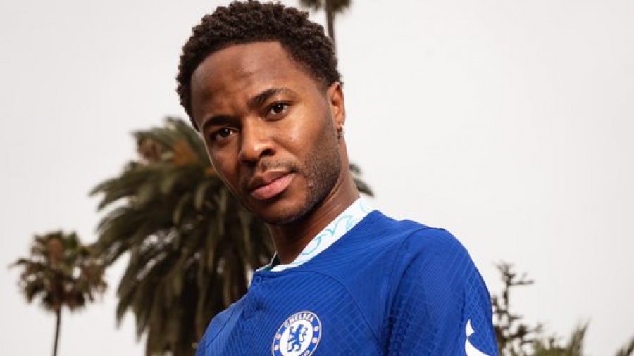 Θερμή υποδοχή για Στέρλινγκ από φίλους της Τσέλσι (video)