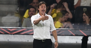 Αλμέιδα για την ευκαιρία του Γιόνσον: «Εγώ θα έκανα... τάκλιν!»