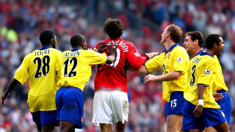 Φαν Νίστελροϊ:  Η στιγμή που η Άρσεναλ... μίσησε τον Ολλανδό, αλλά αυτός εμφανίστηκε ξανά στον δρόμο της! (video)