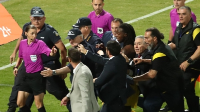 Άστραψε και βρόντηξε ο Καρυπίδης: «Η ξεφτίλα σας δεν έχει όρια, αίσχος και ντροπή!»