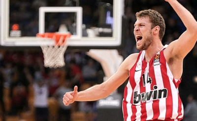 Ολυμπιακός: Επέστρεψε και έπιασε κατευθείαν δουλειά ο Σάσα Βεζένκοφ