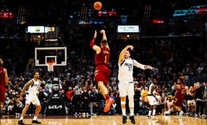 ΑΣΥΛΛΗΠΤΟ: Στο buzzer-beater της ζωής του, ο Στρους «τελείωσε» τον Ντόντσιτς από τα… 16 μέτρα! (video)