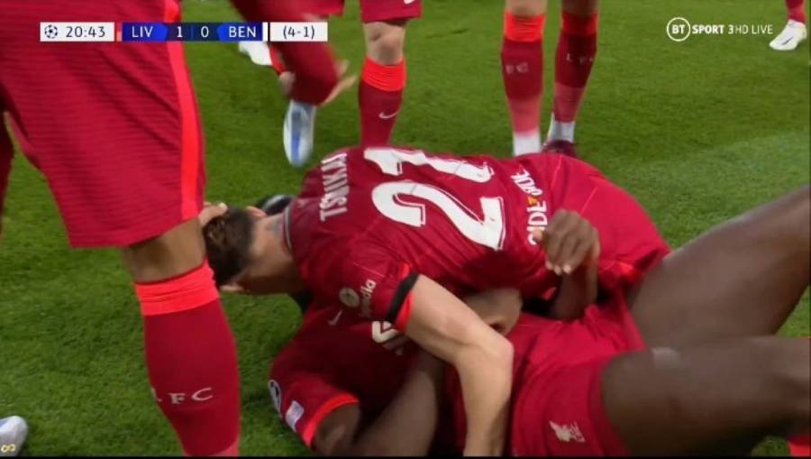 Λίβερπουλ-Μπενφίκα 1-0: Πήραν κεφάλι οι «κόκκινοι» με ασίστ Τσιμίκα! (video)