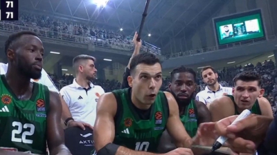 Ηγετικά χαρακτηριστικά ή… εγωϊσμός; Ο Σλούκας ζήτησε, πήρε την ευθύνη και έκανε ½ βολές! (video)