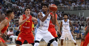 Με MVP Αντετοκούνμπο και 15.000 κόσμο η Ελλάδα επικράτησε της Ισπανίας με 86-70 (video)