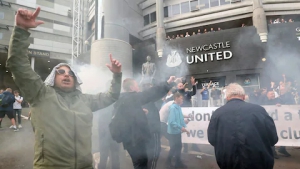 Οπαδοί της Νιούκαστλ για την αγορά του συλλόγου από τους Σαουδάραβες: «Πήραμε το κλαμπ μας πίσω»! (video)