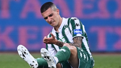 Παναθηναϊκός – ΠΑΟΚ: Εκ νέου διακοπή στον τελικό λόγω ρίψης αντικειμένων (video)