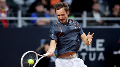 ATP Ρώμη: Εύκολα ο Μεντβέντεφ απέναντι στον Χάνφμαν με εξαιρετική απόδοση από τη Novibet