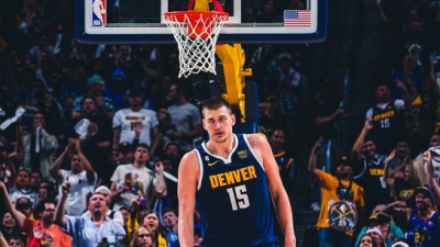 Γιόκιτς από άλλον... πλανήτη και 2-0 οι Νάγκετς τους Σανς! (video)