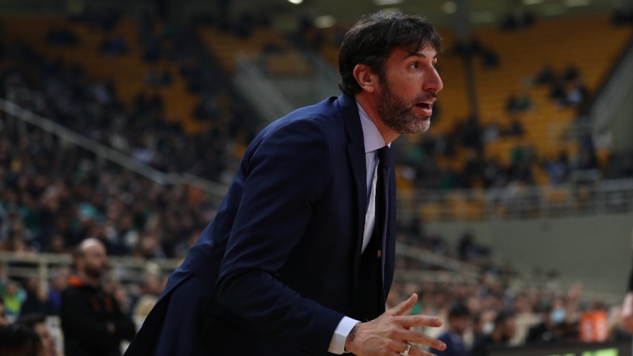 Μουμπρού: «Πιστεύω στους παίκτες μου»