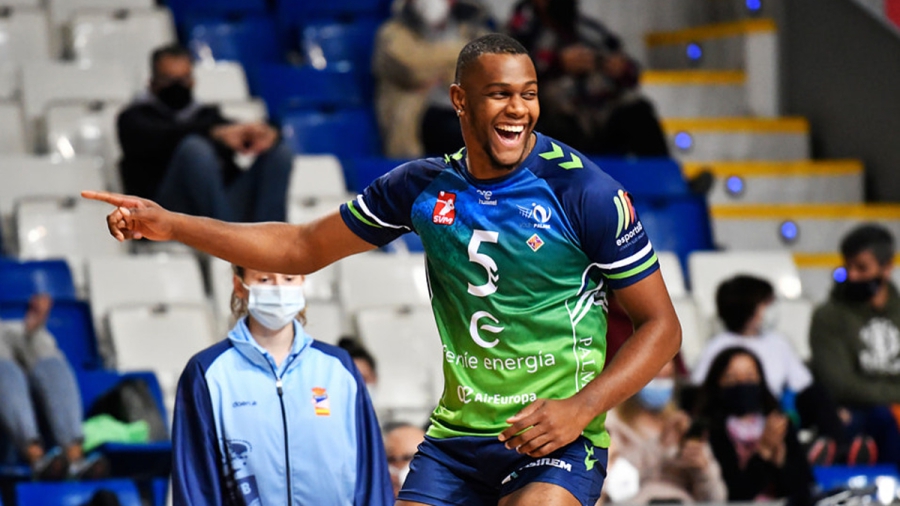 Φοίνικας Σύρου: Ενισχύθηκε με Μανού Φουρτάδο!