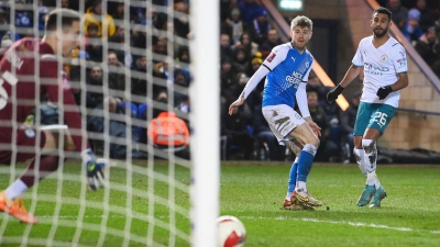 Πίτερμπορο – Μάντσεστερ Σίτι 0-2: «Καθαρίζει» το ματς με Γκρίλις και Μαχρέζ! (video)