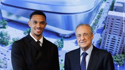 Ρεάλ Μαδρίτης: Παρουσίαση Άρνολντ με χαμόγελα και αλλαγή αριθμού! (photo)