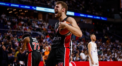 Το back to back MVP του Βεζένκοφ που «ντύθηκε» Ράτζα (video)