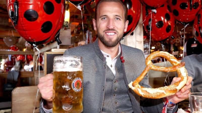 Ο Χάρι Κέιν απολαμβάνει το πρώτο του Oktoberfest στο Μόναχο