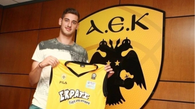 Το «κιτρινόμαυρο» χαμόγελο του Χατζηδάκη