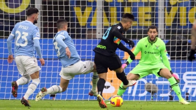 Ίντερ – Λάτσιο 1-1: Ο Μπαστόνι ανοίγει το σκορ και ο Ιμόμπιλε ισοφαρίζει μέσα σε πέντε λεπτά! (video)