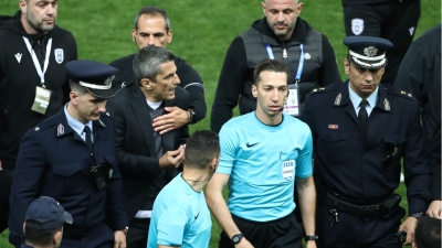 Έξαλλος ο Λουτσέκου: «Είναι ντροπή αυτή η διαιτησία, το πέναλτι που δόθηκε είναι απίστευτο!»