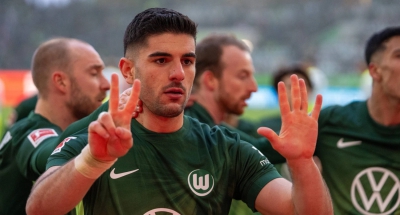 «Αφιερωμένο ψηλά για τα παιδιά!»: Ο Κουλιεράκης ισοφάρισε για τη Βόλφσμπουργκ και πανηγύρισε για τους «7» του ΠΑΟΚ! (video)