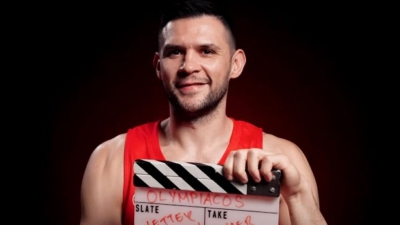 Παπανικολάου στον μικρότερο εαυτό του: «Θα έρθουν αναποδιές, αλλά θα κάνεις αυτό που ήταν πάντα το όνειρό σου»