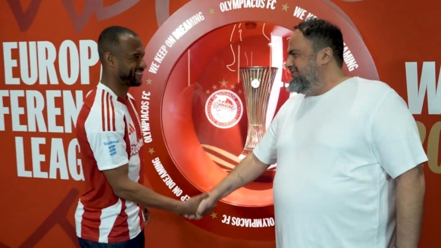 «Μαζί κατακτήσαμε, μαζί συνεχίζουμε - Αχ, αυτή η φανέλα!»: Επίσημη ανανέωση Ολυμπιακού - Ελ Κααμπί! (video)