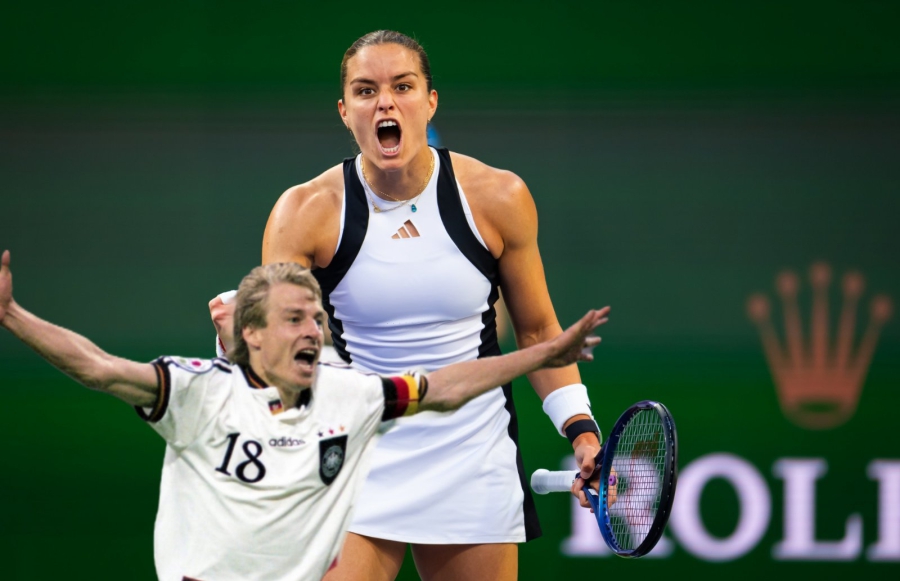 Σε... ρυθμούς EURO και η Μαρία Σάκκαρη: Εμφανίστηκε με φανέλα του Γιούργκεν Κλίνσμαν στη Γερμανία!