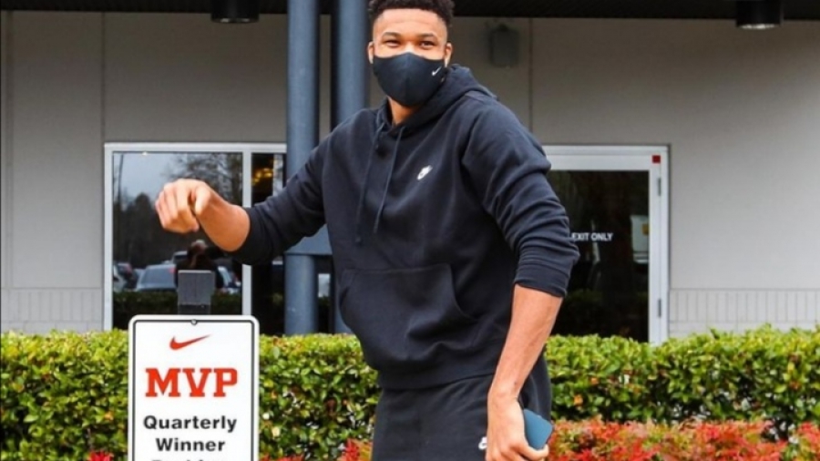 Γιάννης Αντετοκούνμπο: Οικογενειακές στιγμές στη Nike και η θέση MVP!