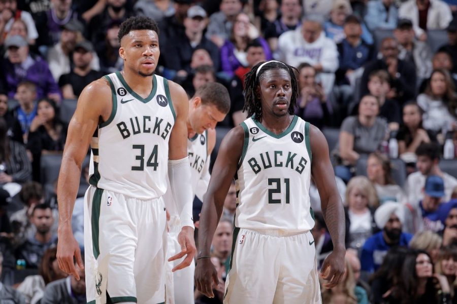 Χόλιντεϊ για Γιάννη: «Μάλλον ο κόσμος έχει... βαρεθεί να τον βλέπει να βγαίνει MVP»