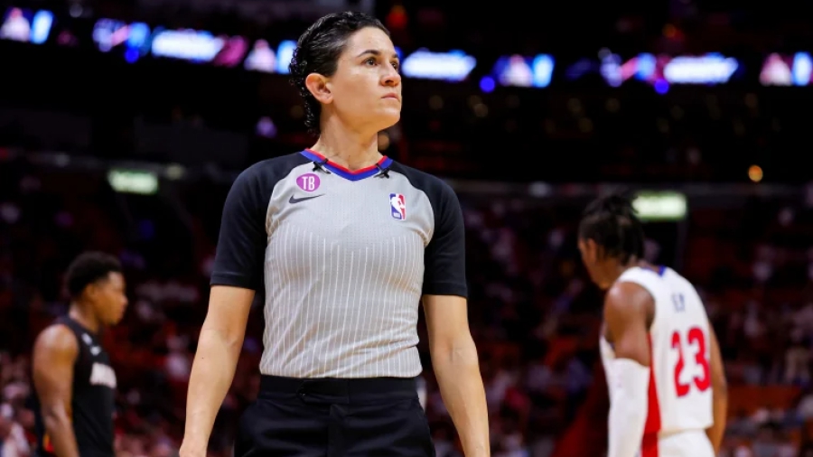 Τσε Φλόρες: Μετά την εξομολόγηση της ταυτότητάς του, «σφύριξε» και στο Σπερς – Ράπτορς!