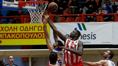 Ολυμπιακός: Έβγαλε την υποχρέωση με «κατοστάρα» (101-70 τη Λάρισα) αλλά έχασε τον Φαλ