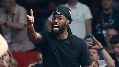 Ο Ολυμπιακός κατήγγειλε τον Λεσόρ για την… άκομψη χειρονομία του προς την κερκίδα