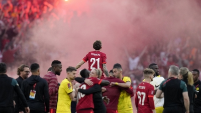 Κώστας Τσιμίκας: Ο νεότερος Έλληνας που κατακτά το FA Cup και ο… δεύτερος μετά τον Παπασταθόπουλο!