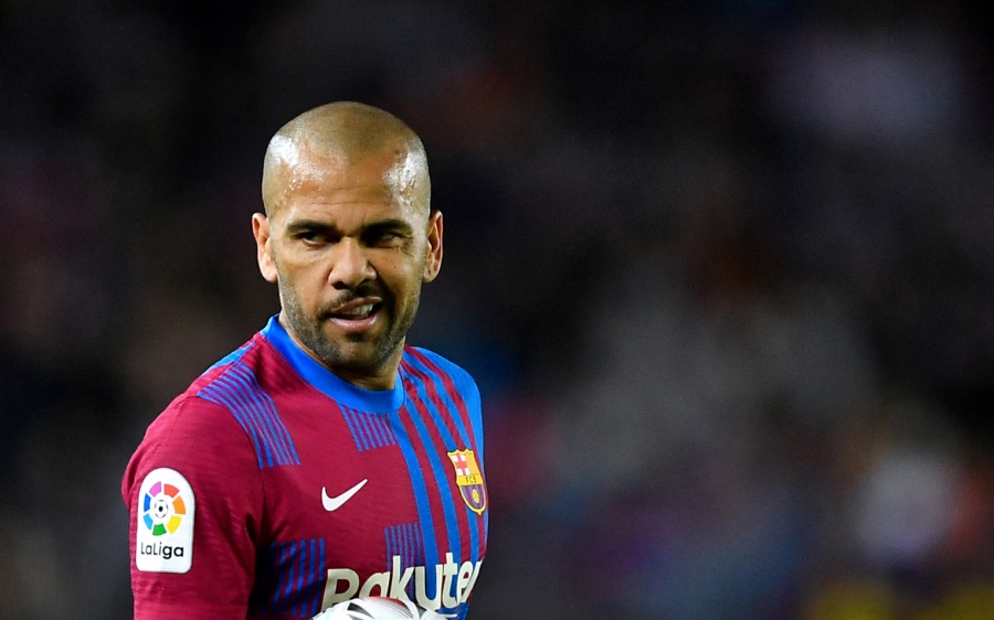 Επιβεβαίωσε το «αντίο» και αποχαιρέτησε τη Μπαρτσελόνα ο Ντάνι Άλβες (video)