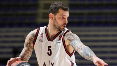 Ο Βλάντιμιρ Μίτσοφ κρέμασε τα παπούτσια του κυριολεκτικά και μεταφορικά!