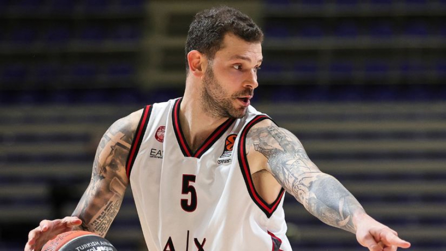 Ο Βλάντιμιρ Μίτσοφ κρέμασε τα παπούτσια του κυριολεκτικά και μεταφορικά!