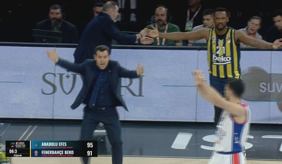 Ο Ιτούδης έγινε... Τούρκος και μπήκε στο παρκέ κατηγορώντας τη γραμματεία! (video)