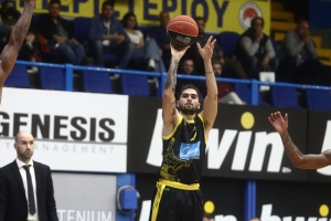 Ο «Βασιλάκης» (Τολιόπουλος) που θέλει να γίνει Βασίλης (Σπανούλης)