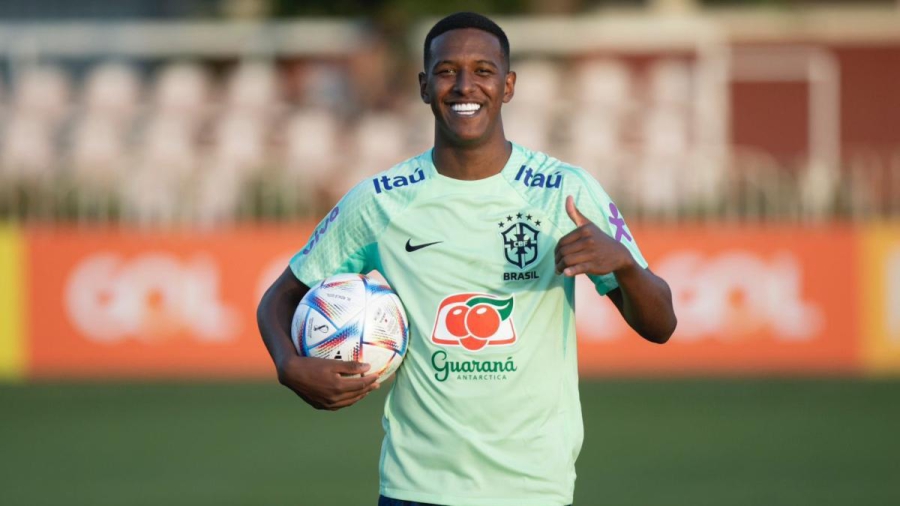 Δημοσιοποίησε τα ρατσιστικά μηνύματα που δέχθηκε ο Ρενάν!