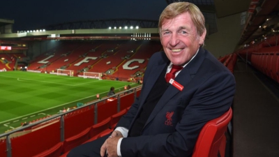 «Χρόνια πολλά Σερ Κένι Νταλγκλίς!»: Μπορεί να σβήνει 73 κεράκια, αλλά για τους οπαδούς είναι πάντα ο βασιλιάς! (video)