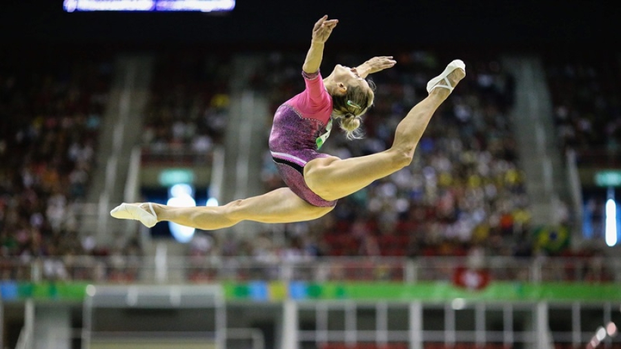 Βασιλική Μιλλούση: Η «Ελληνίδα Θεά της δοκού» γύρισε στο… φυσικό της περιβάλλον! (video)