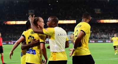 Από το γήπεδο σε σπίτια, μαγαζιά και... πλοία: Οι ξέφρενοι πανηγυρισμοί των φίλων της ΑΕΚ (video)