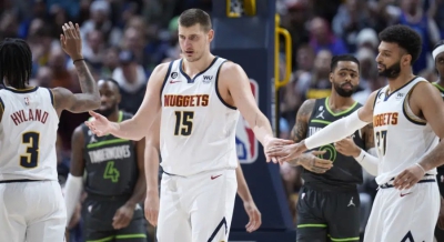 Γιόκιτς: Το standing ovation από τους φίλους των Νάγκετς για τα δύο ιστορικά ρεκόρ!