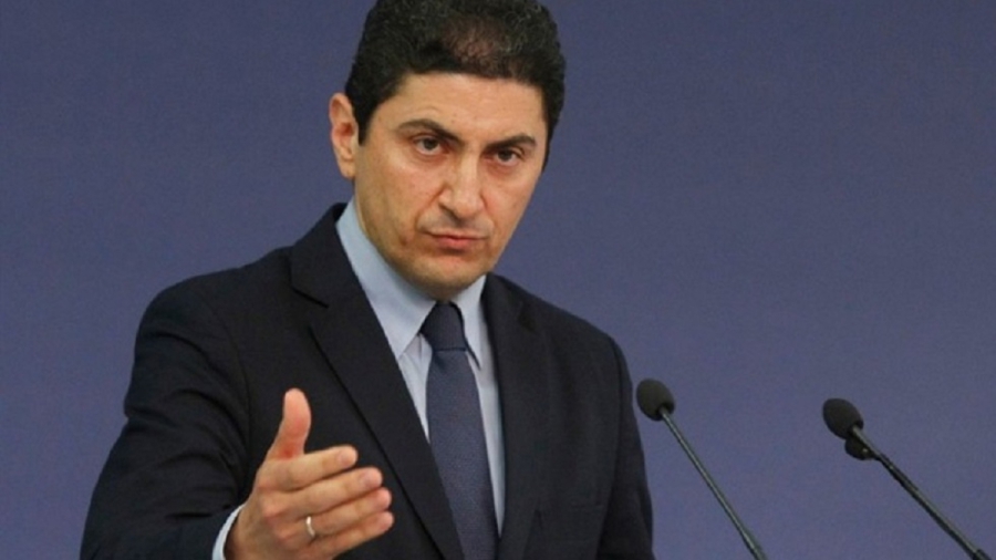 Αυγενάκης για Super League 2: «Να σταματήσει τους εκβιασμούς και να επιστρέψει στα γήπεδα»