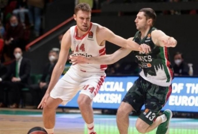 Βεζένκοφ: «Ικανοποιημένος που βοήθησα να κερδίσουμε σε μία δύσκολη έδρα»