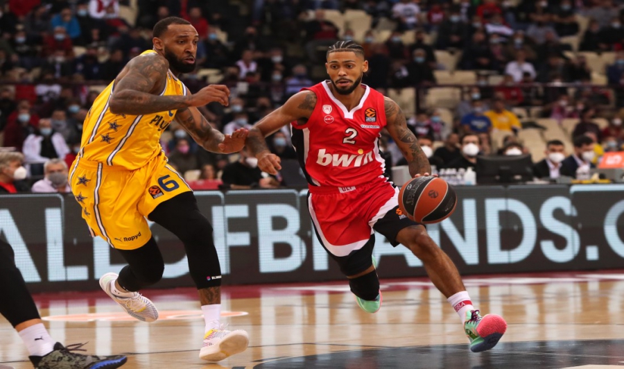 Ολυμπιακός να τον πιείς στο ποτήρι, ισοπέδωσε τη Μακάμπι με 90-73 και ετοιμάζεται για Παναθηναϊκό (video)