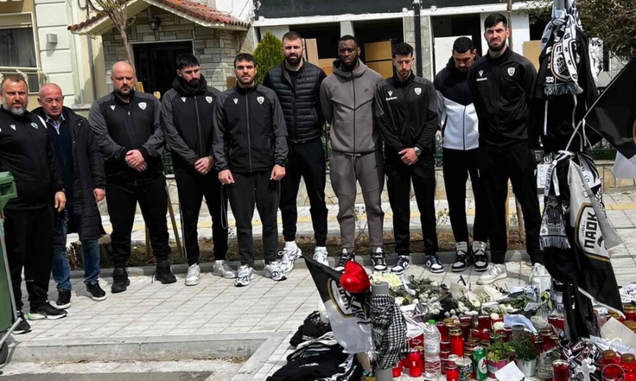 Η ομάδα βόλεϊ του ΠΑΟΚ κατέθεσε φόρο τιμής στον αδικοχαμένο Κλεομένη!