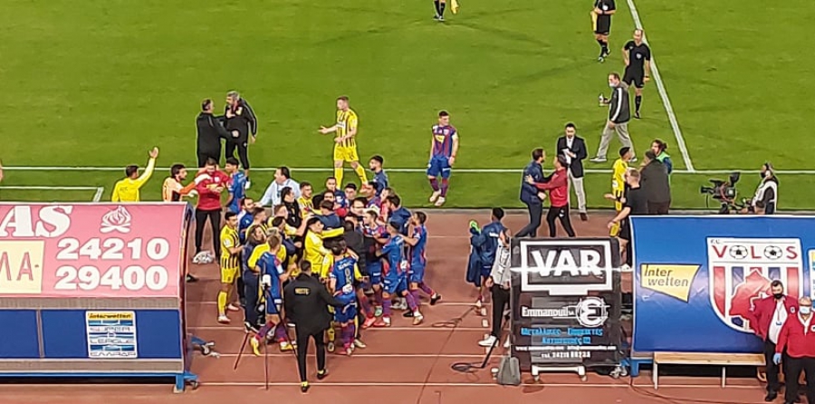 Βόλος: «Δυστυχώς επιβεβαιωθήκαμε...ρίψη χημικών αδιακρίτως ακόμα και σε παιδιά, ενώ οι Αρειανοί σπάνε»